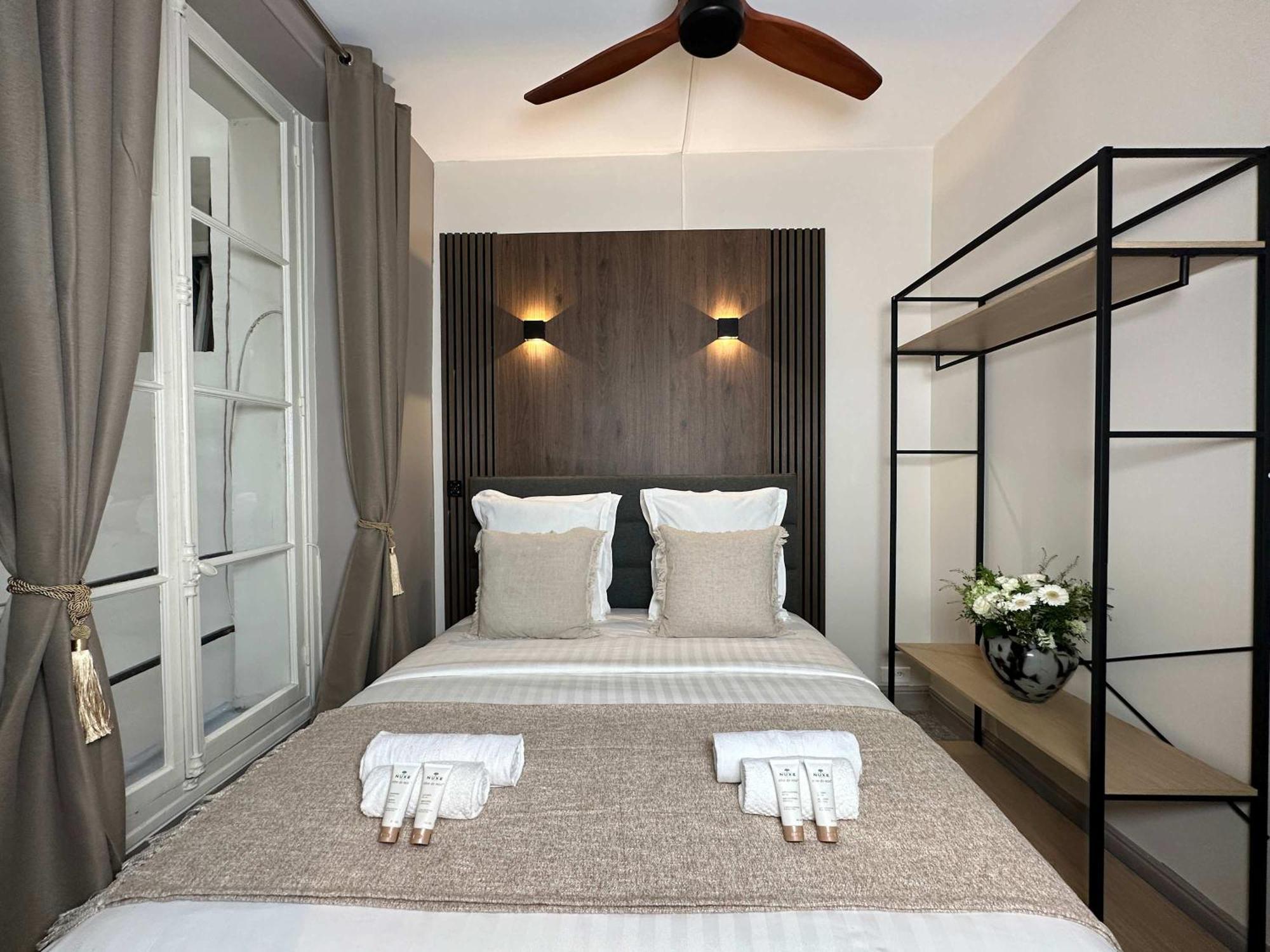 Unique At The Bourse Apartment