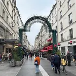 Unique Apartment At The Paris Bourse